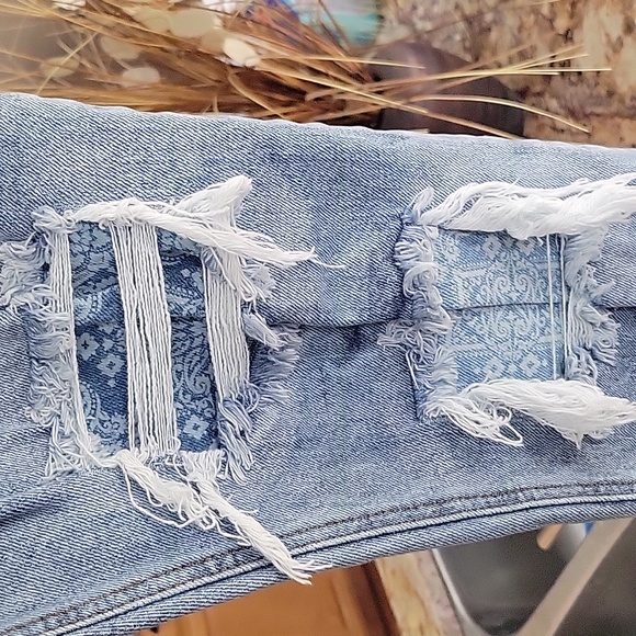 S.O.N.G Distressed Buttonfly Blue Jeans - Picture 4 of 6